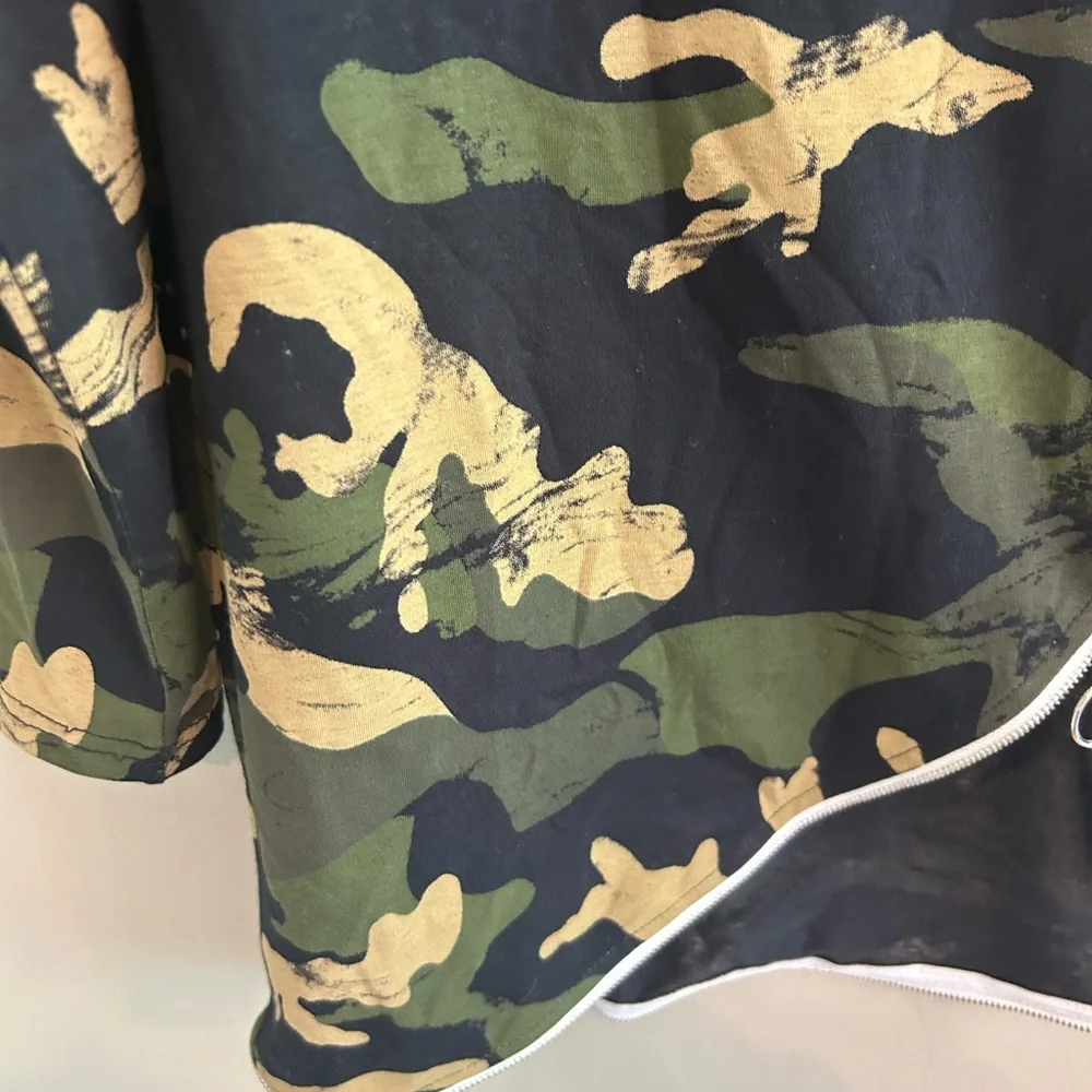 NWOT TOV Los Angeles Womens Camouflage Crazy Zipper Asymmetrical size 38/M
